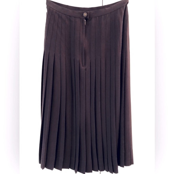 CHANEL authentic Espresso worsted wool, pleated Skirt 26" length 24" waist - Picture 4 of 17